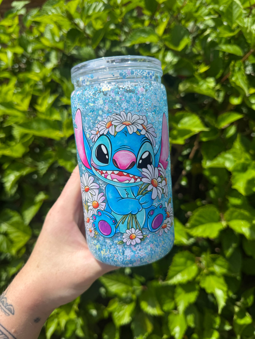 Stitch & daisies